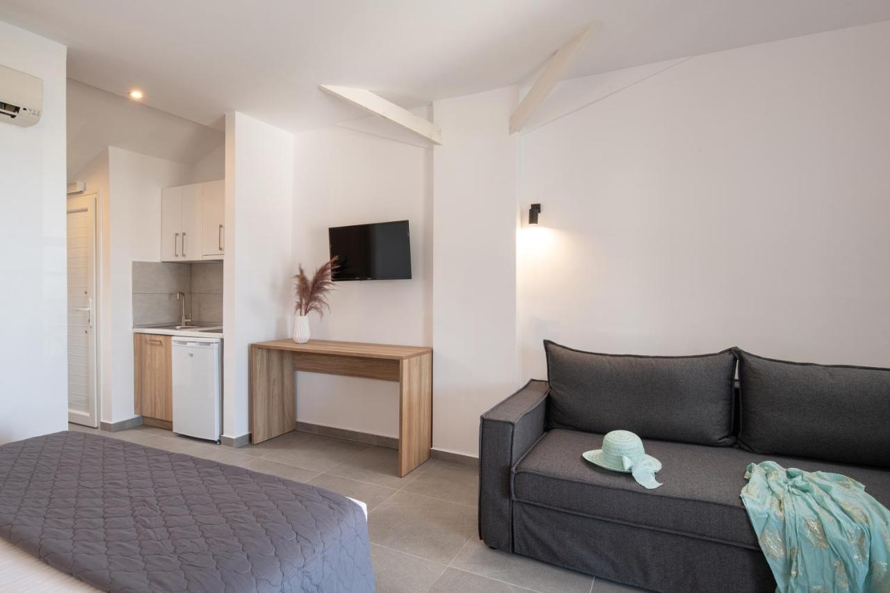 Marianna Apartment Kriaritsi
